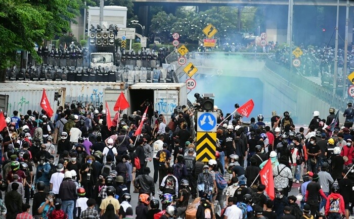 ข้อเสนอต่อขบวนการประชาธิปไตย