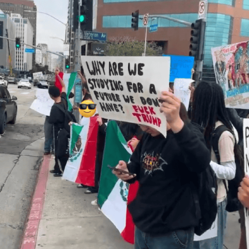 ทรัมพ์ชนะแต่เจอศึกรอบด้าน