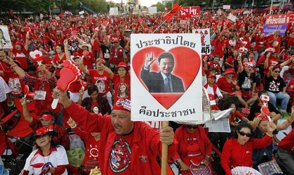 ทำไมทักษิณพรรคไทยรักไทยถึงครองใจคนจน